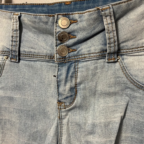 SWS Denim Distressed Lightwash Jeans Size 9 - Picture 2 of 4